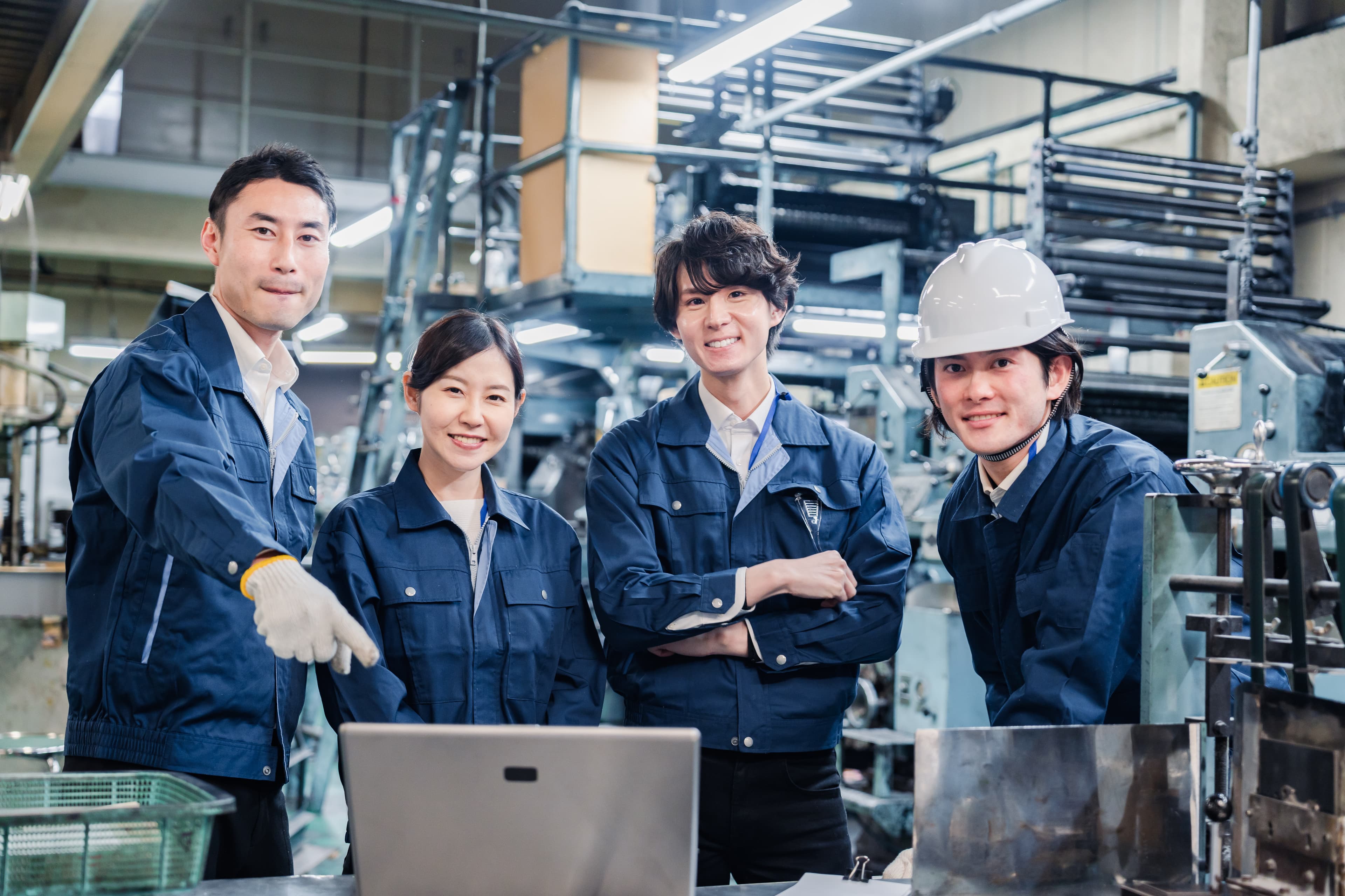 若手社員が気兼ねなく開発している様子